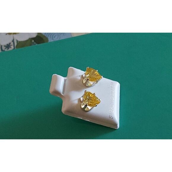2Ct  Heart Cut 925 Sterling Silver  Lab Citrine Stud Earrings - Picture 2 of 2